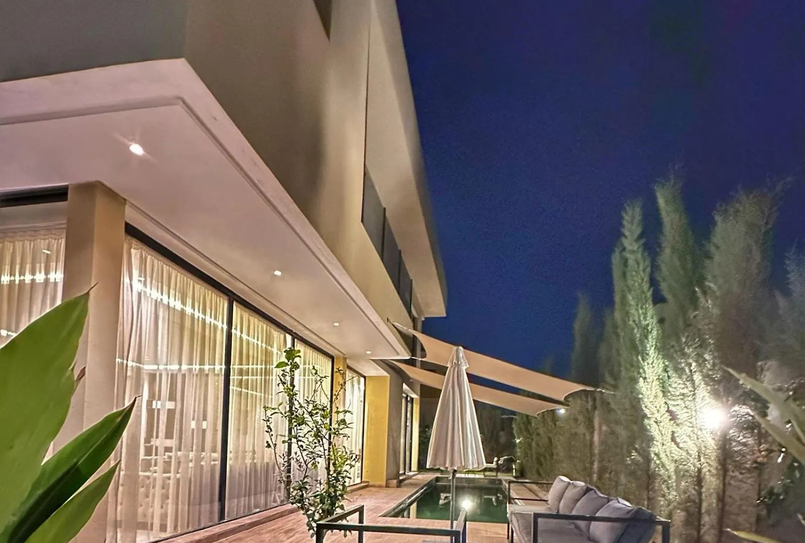Villa Noria Piscine Chauffee contacts
